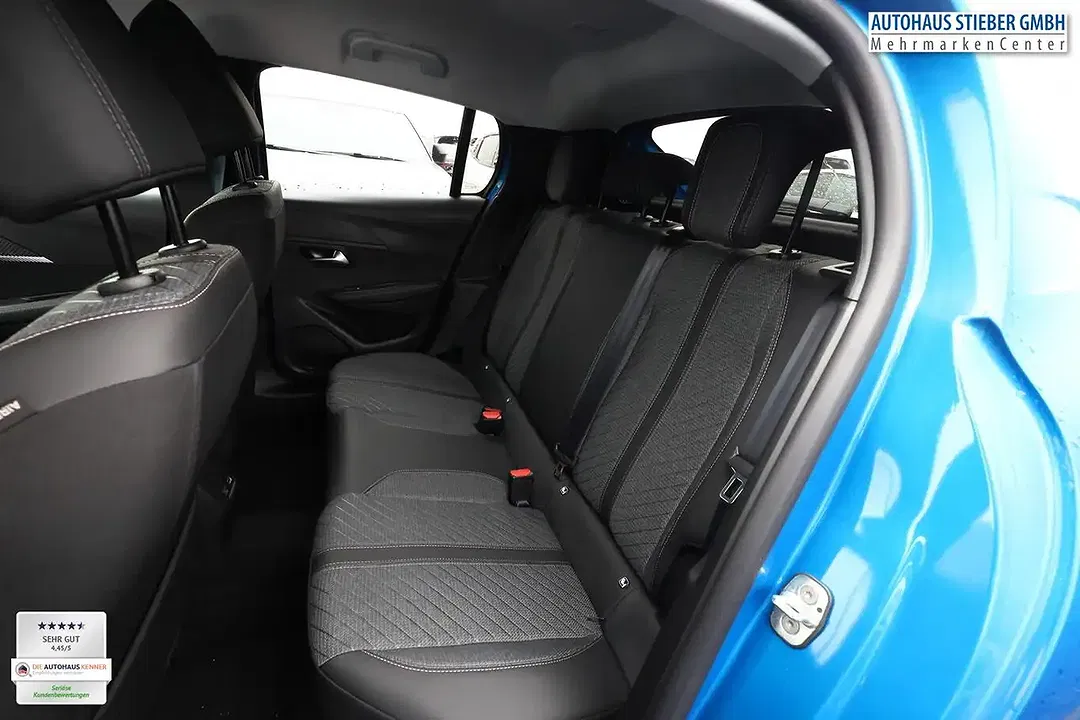 Peugeot 208 - Thumbnail 10