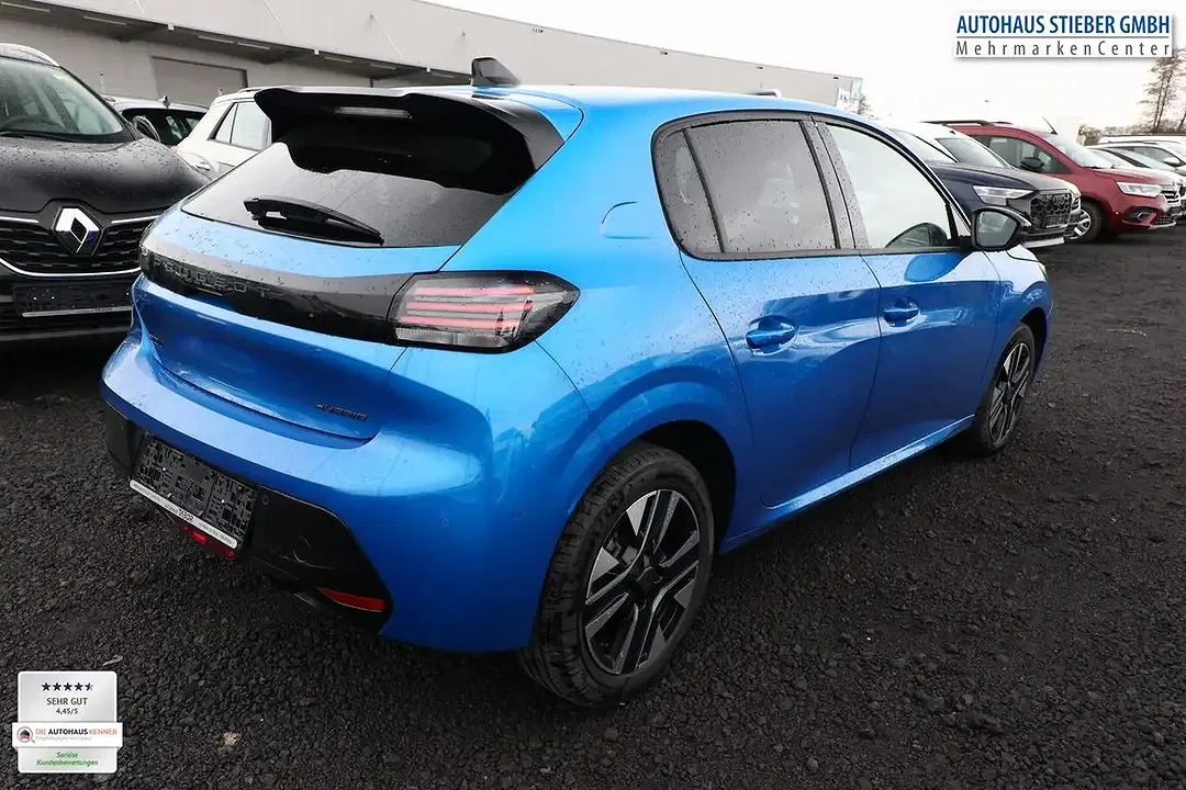 Peugeot 208 - Thumbnail 3