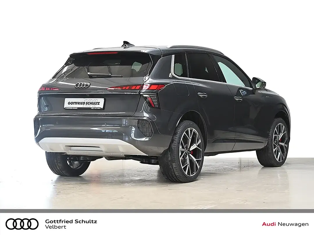 Audi Q3 - Thumbnail 3