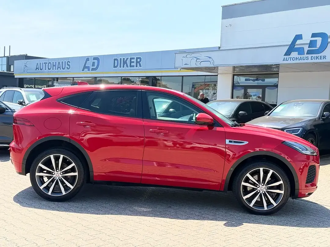 Jaguar E-Pace - Thumbnail 4