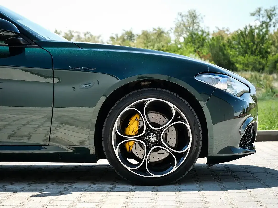 Alfa Romeo Giulia - Thumbnail 10