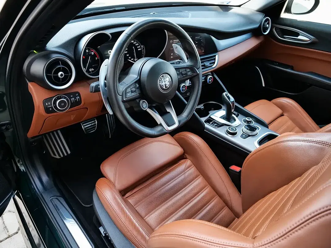Alfa Romeo Giulia - Thumbnail 12