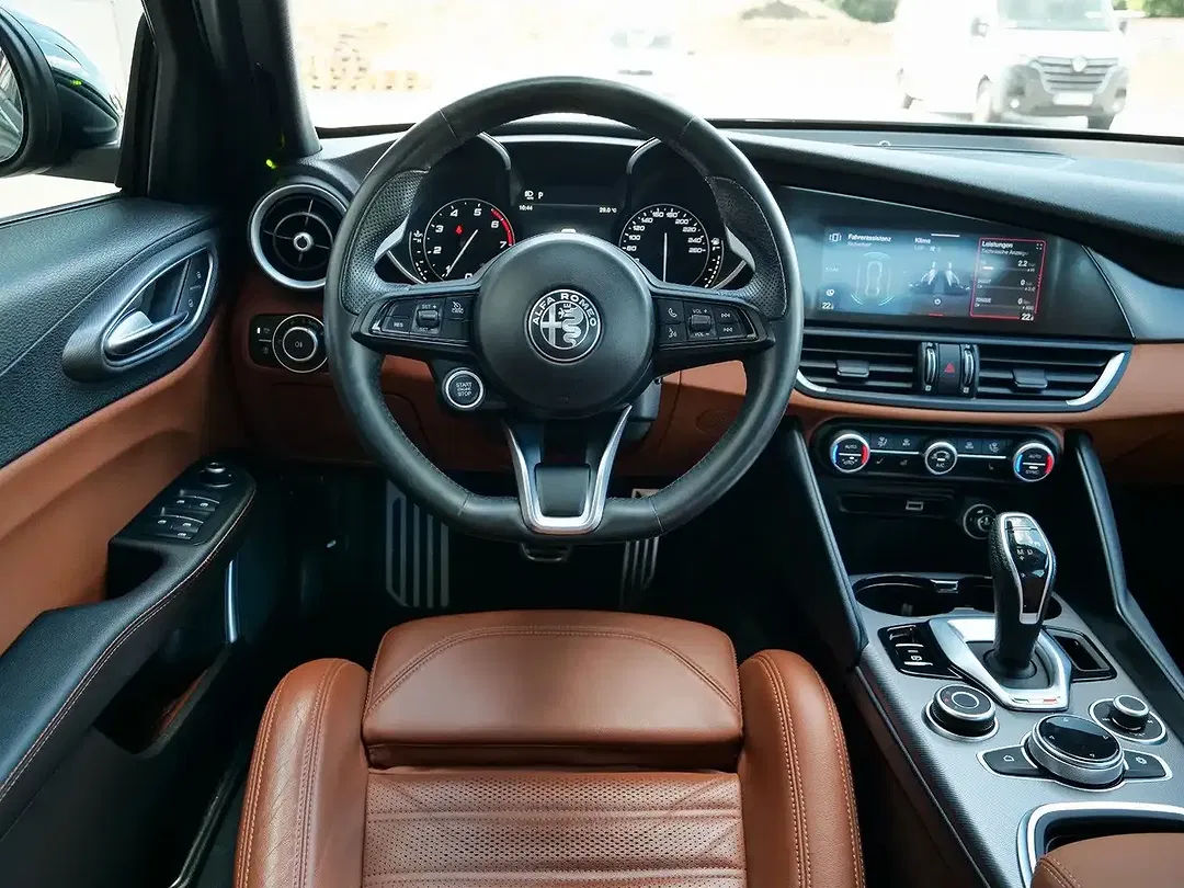 Alfa Romeo Giulia - Thumbnail 14