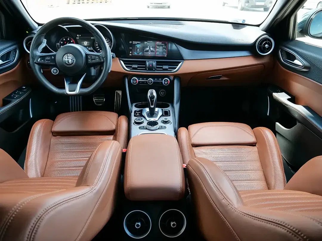 Alfa Romeo Giulia - Thumbnail 15