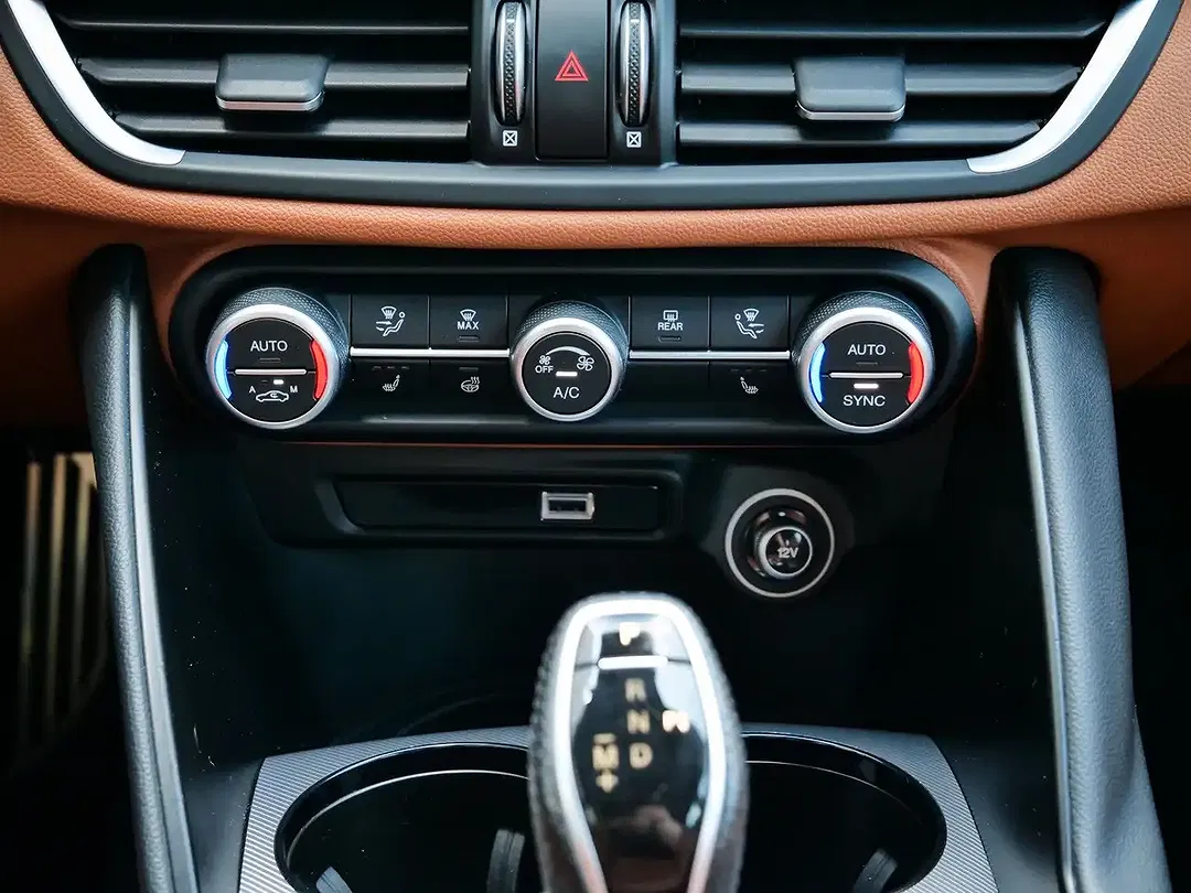 Alfa Romeo Giulia - Thumbnail 19