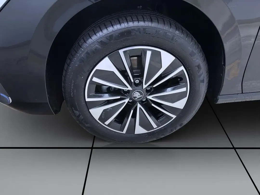 Skoda Superb - Thumbnail 9