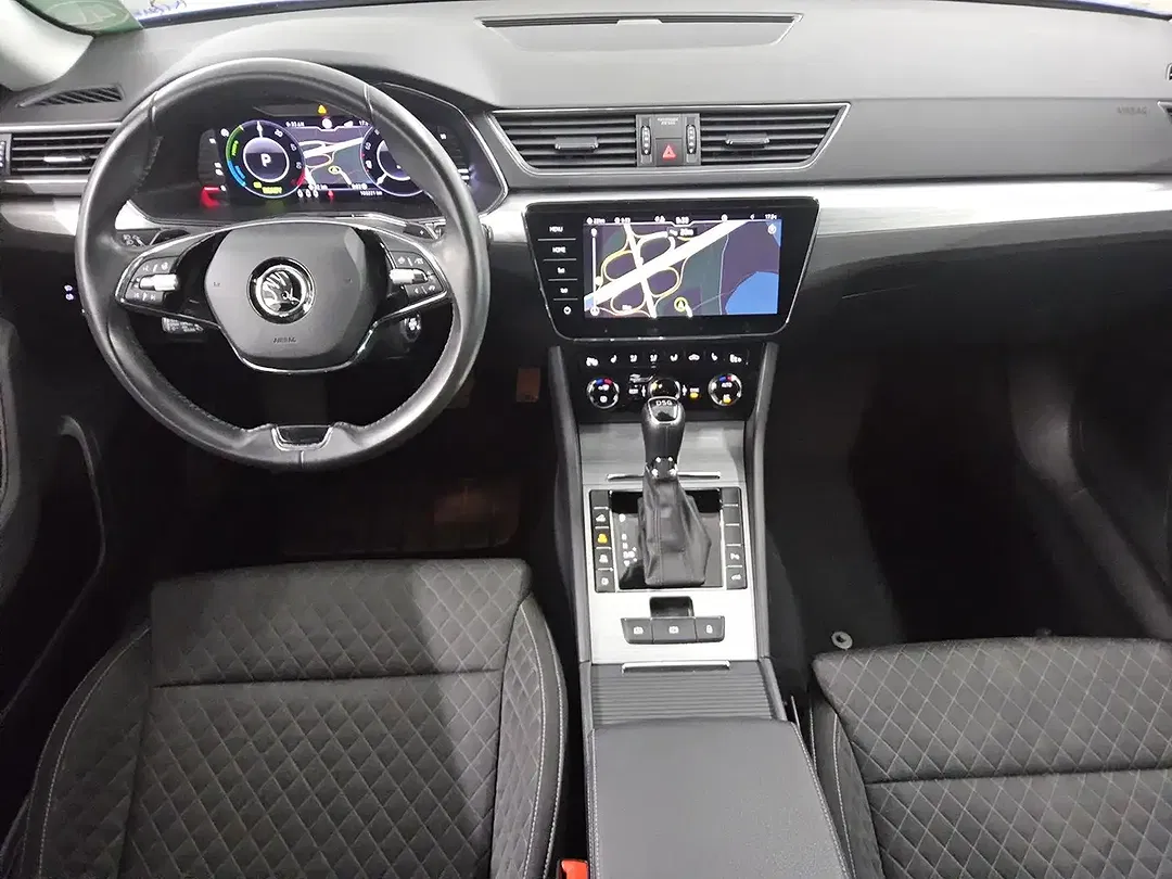 Skoda Superb - Thumbnail 4