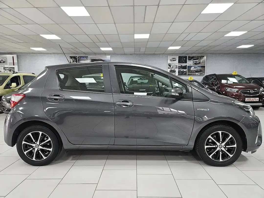 Toyota Yaris - Thumbnail 5