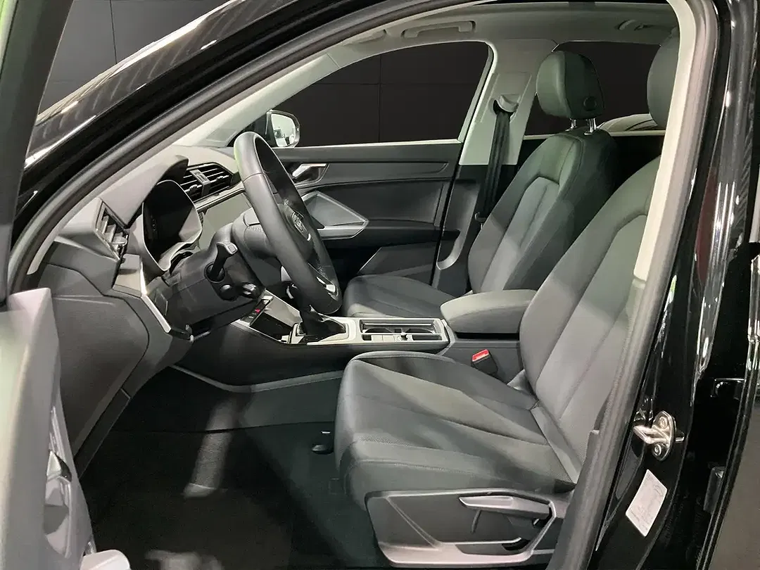 Audi Q3 - Thumbnail 11