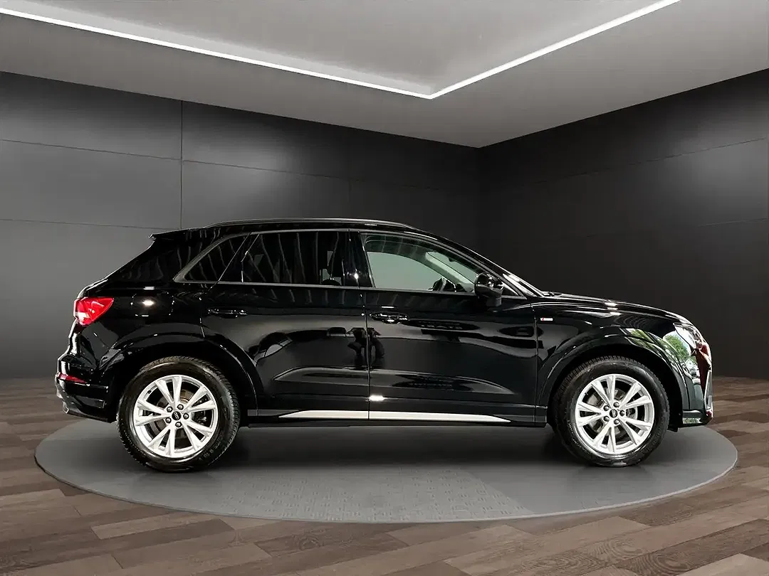 Audi Q3 - Thumbnail 3