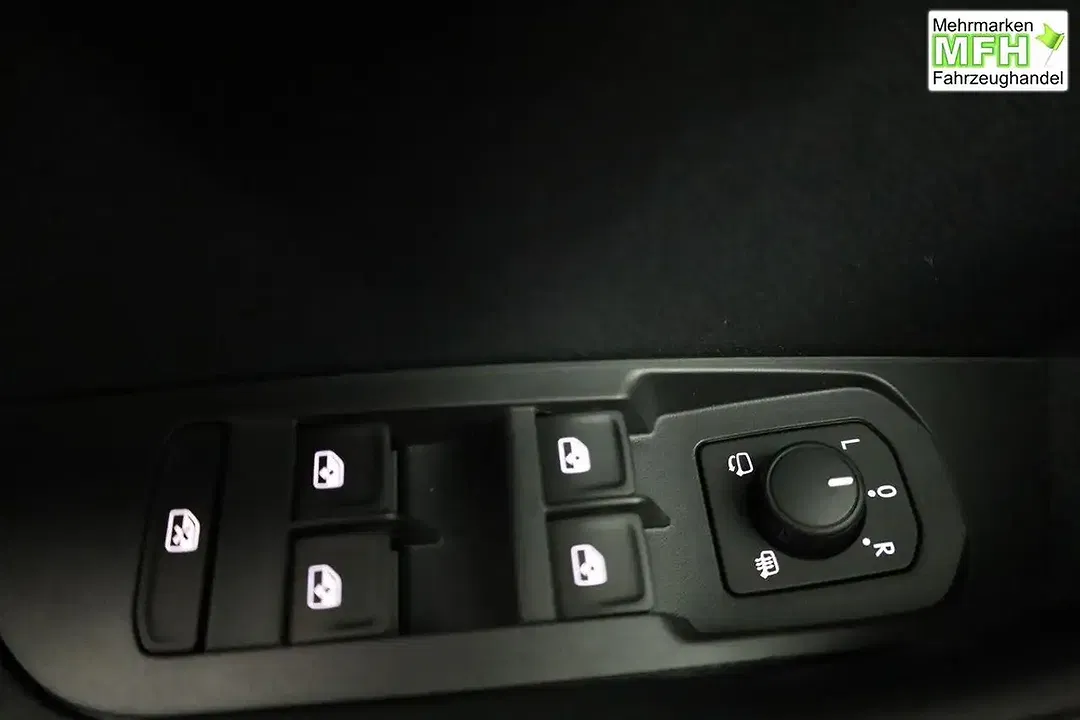 Skoda Karoq - Thumbnail 7