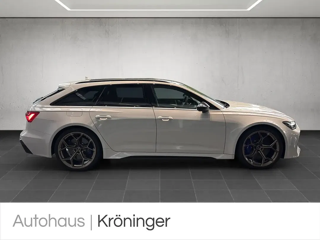 Audi RS6 - Thumbnail 3