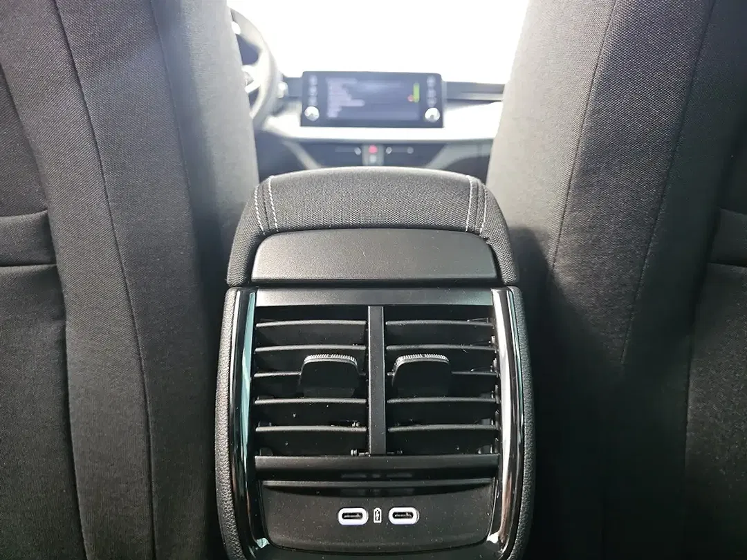 Skoda Kamiq - Thumbnail 6