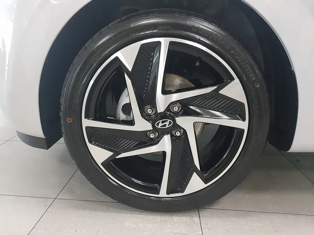 Hyundai i10 - Thumbnail 12
