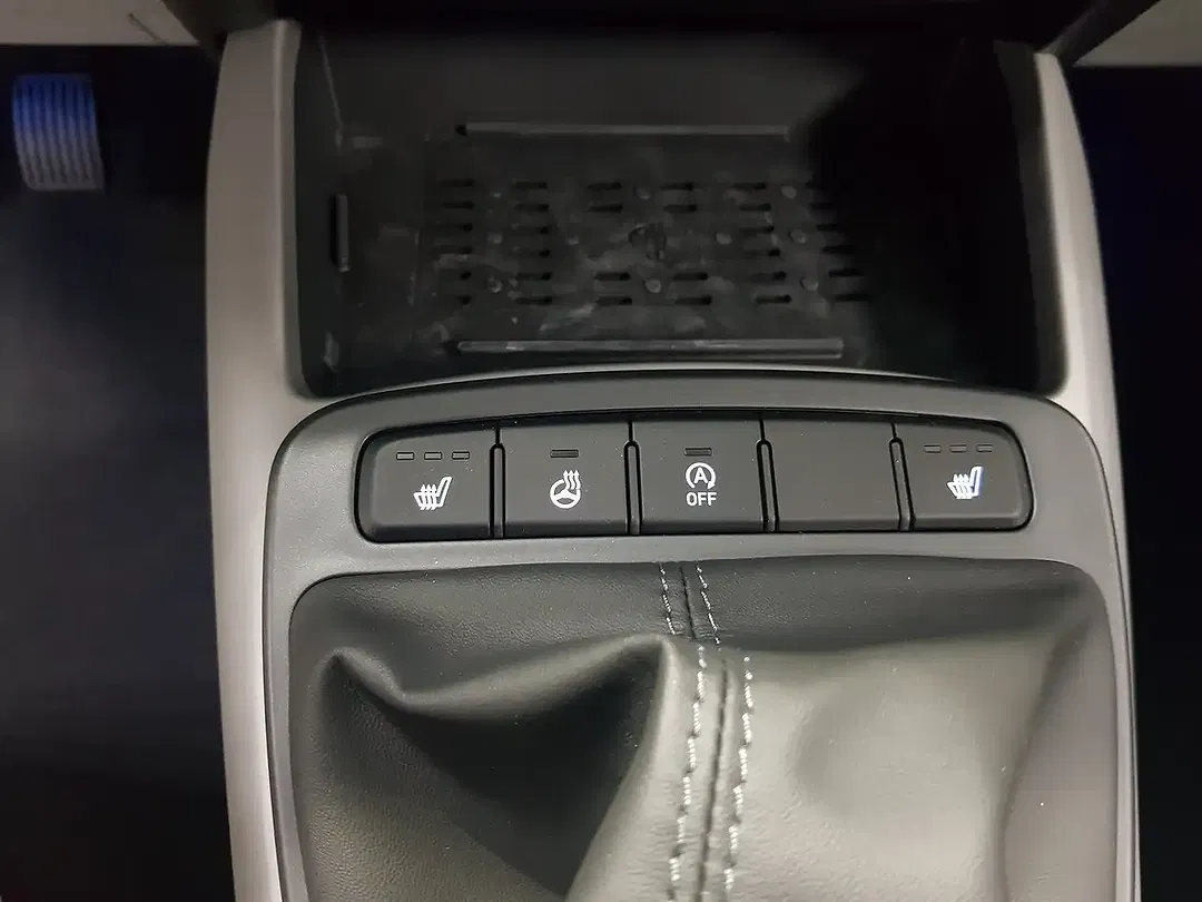 Hyundai i10 - Thumbnail 9