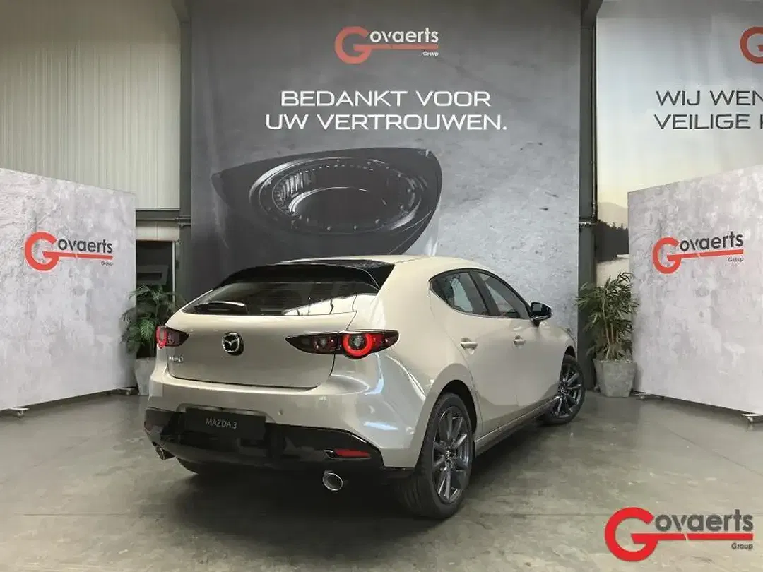 Mazda 3 - Thumbnail 4