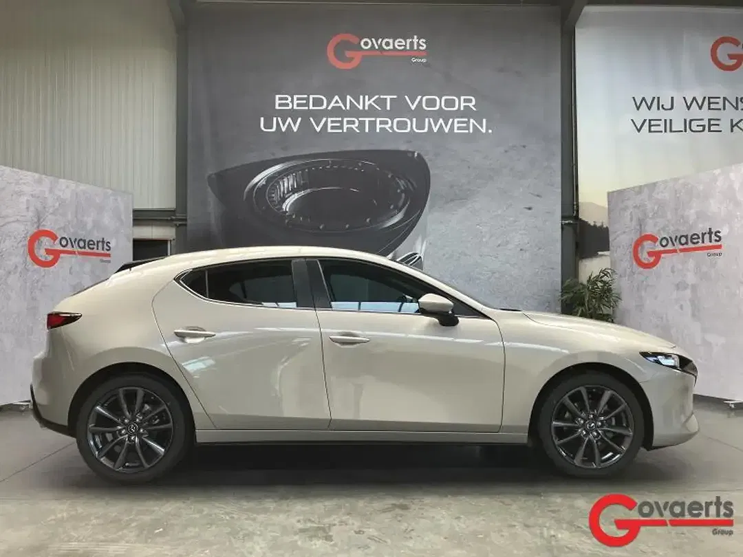 Mazda 3 - Thumbnail 5