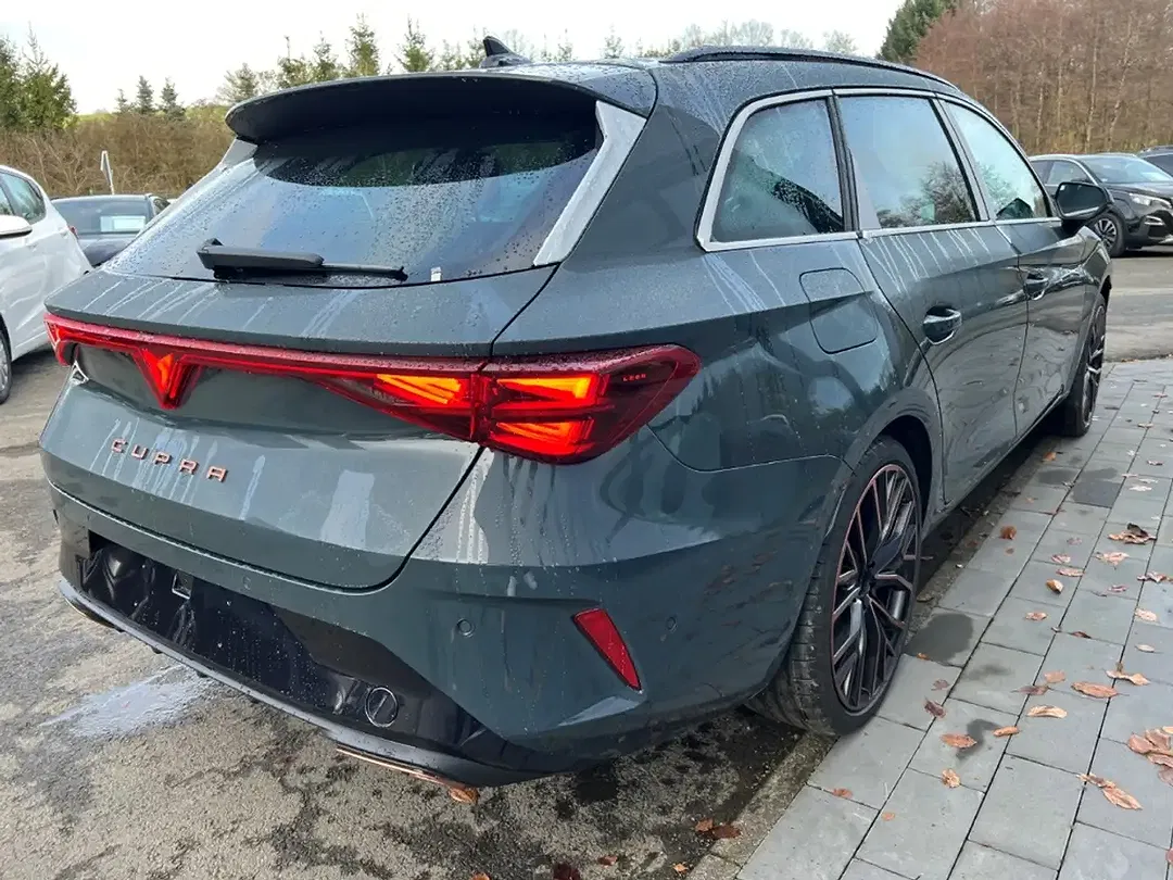CUPRA Leon - Thumbnail 4