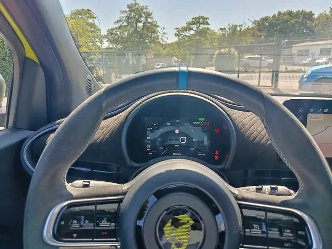 Abarth 500e - Thumbnail 11