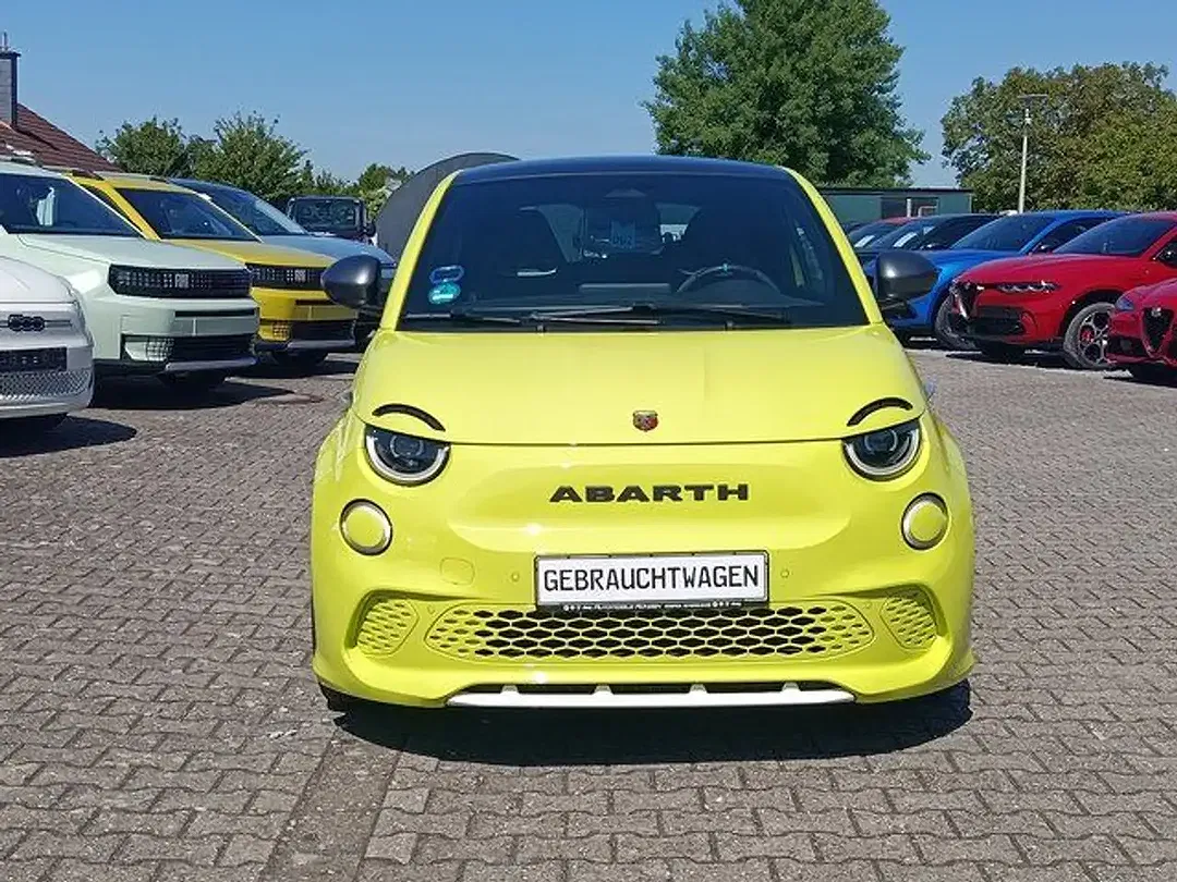 Abarth 500e - Thumbnail 2
