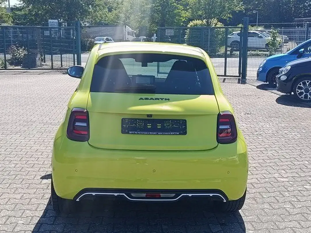 Abarth 500e - Thumbnail 5