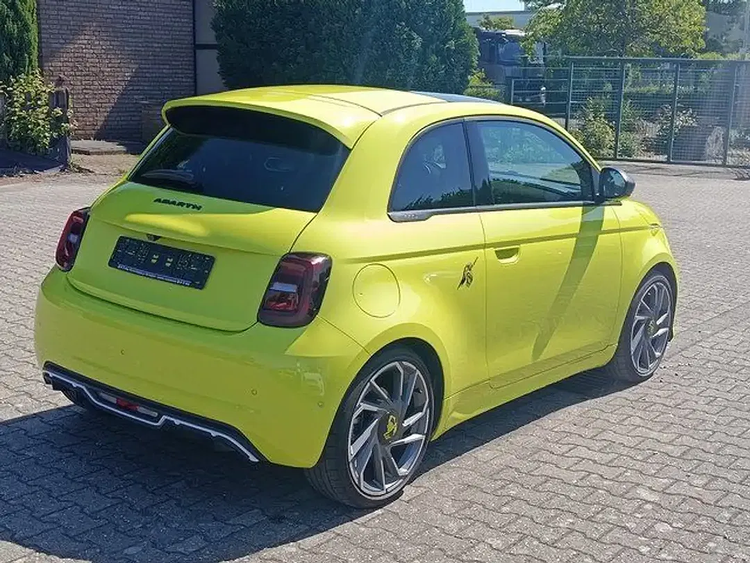 Abarth 500e - Thumbnail 6