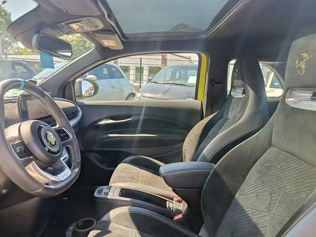 Abarth 500e - Thumbnail 8