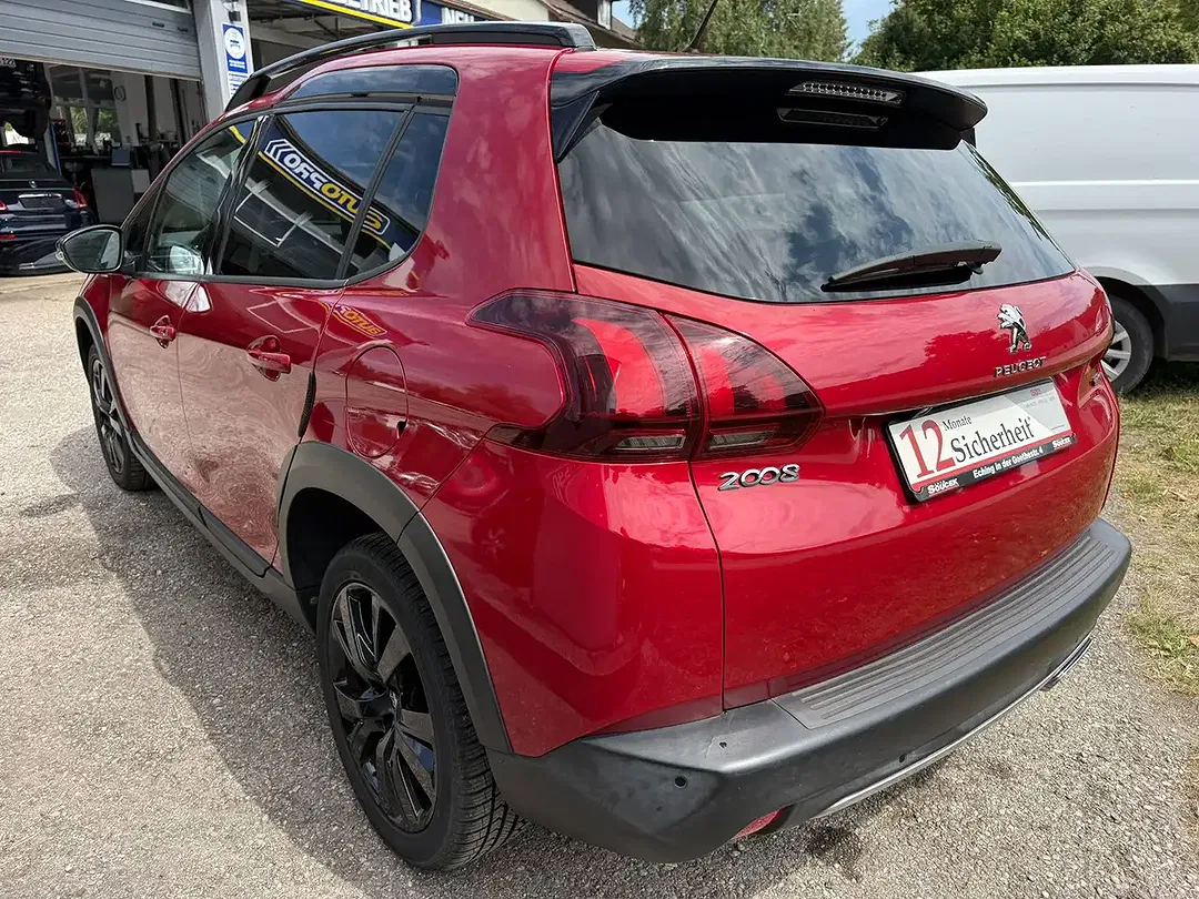 Peugeot 2008 - Thumbnail 3