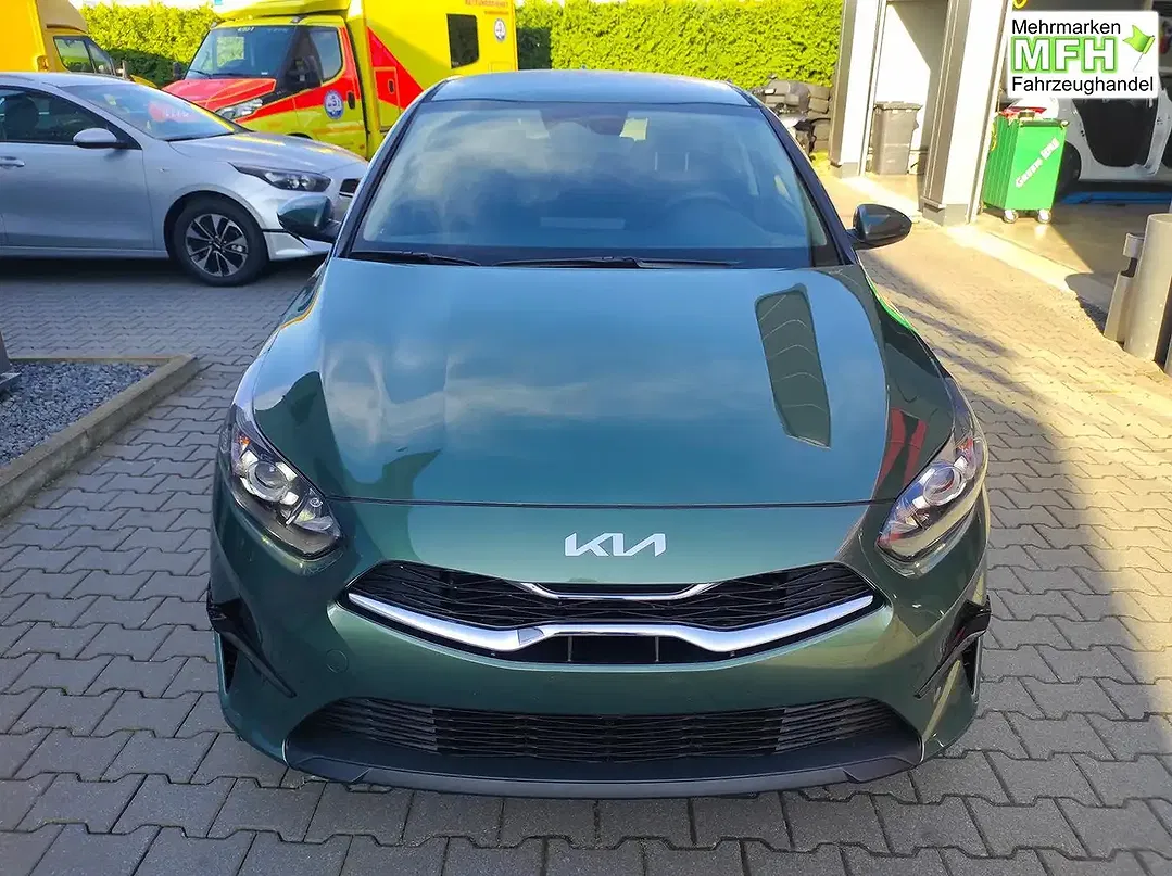 Kia Ceed / cee'd - Thumbnail 2