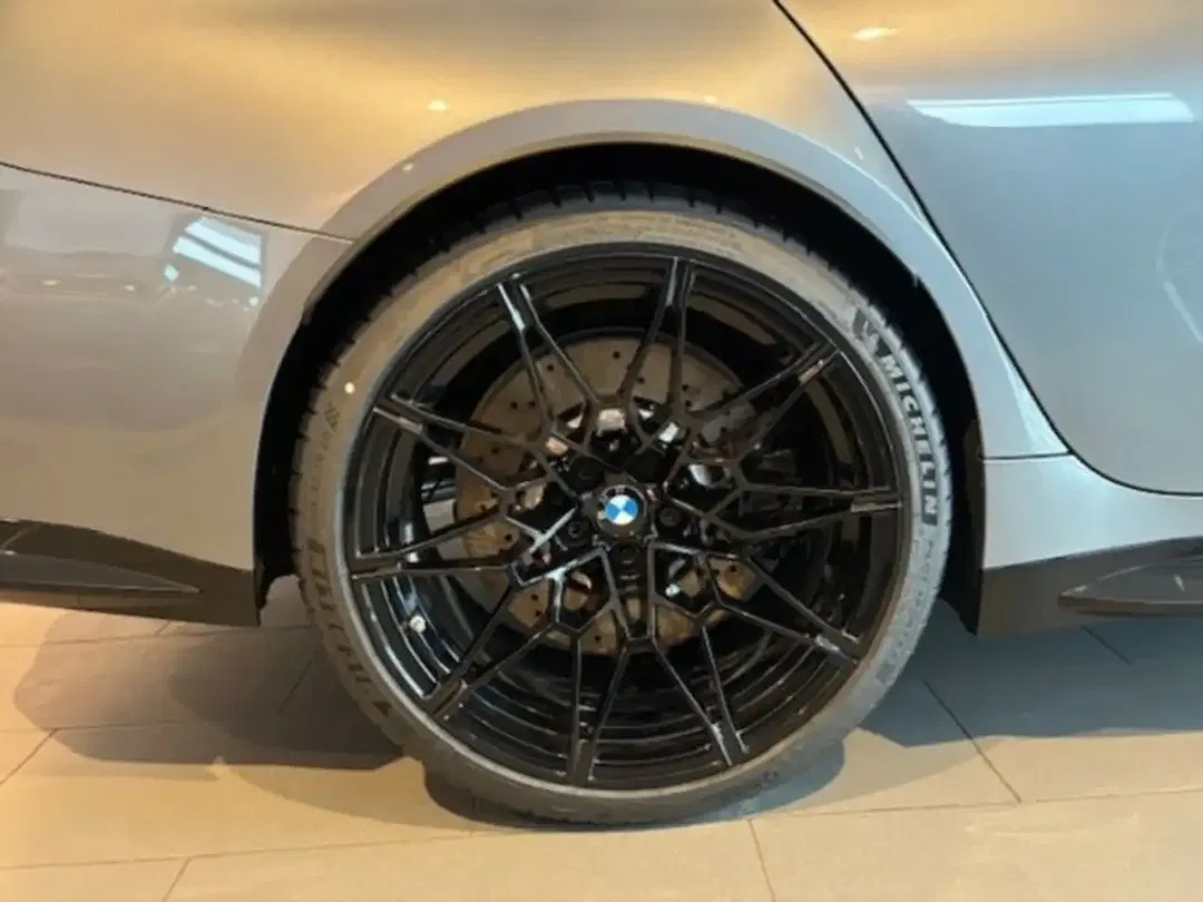 BMW M3 - Thumbnail 5
