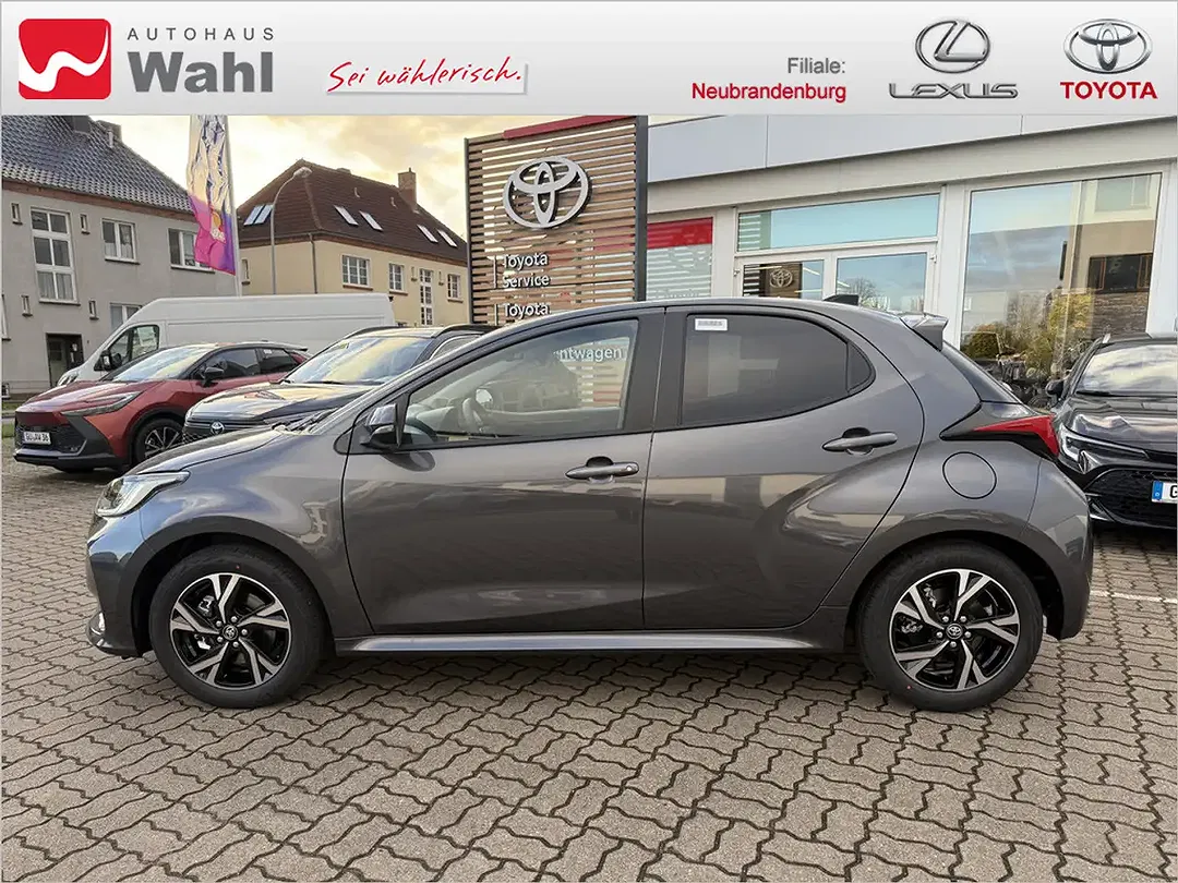 Toyota Yaris - Thumbnail 3