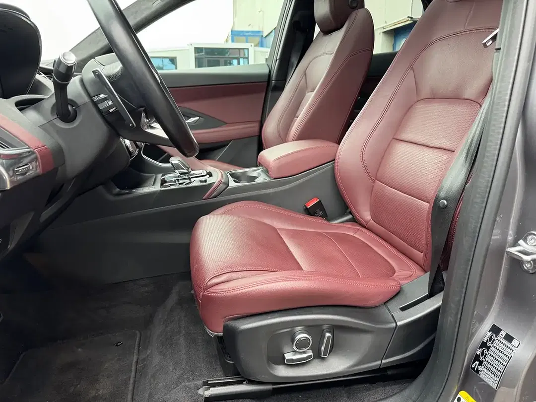 Jaguar E-Pace - Thumbnail 11