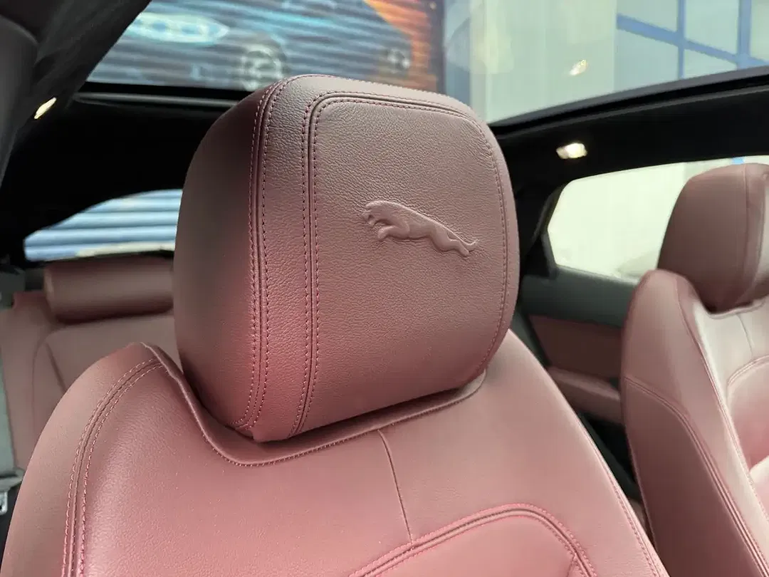 Jaguar E-Pace - Thumbnail 15