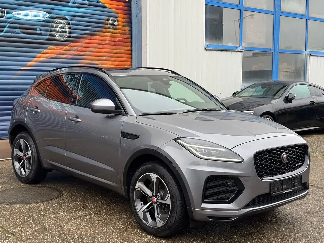 Jaguar E-Pace - Thumbnail 3