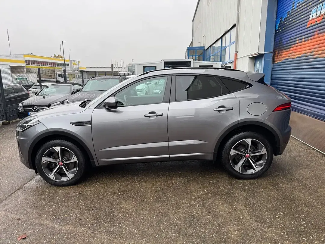 Jaguar E-Pace - Thumbnail 8