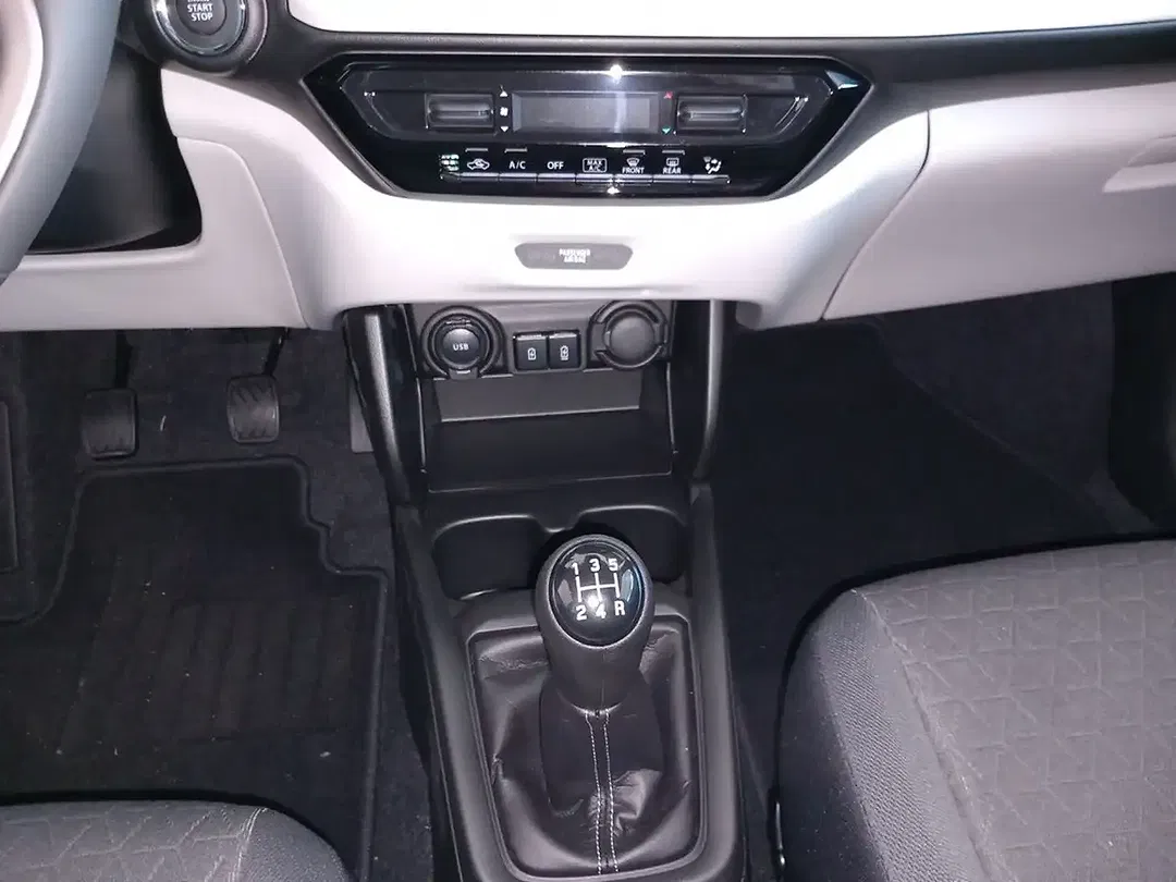 Suzuki Swift - Thumbnail 9