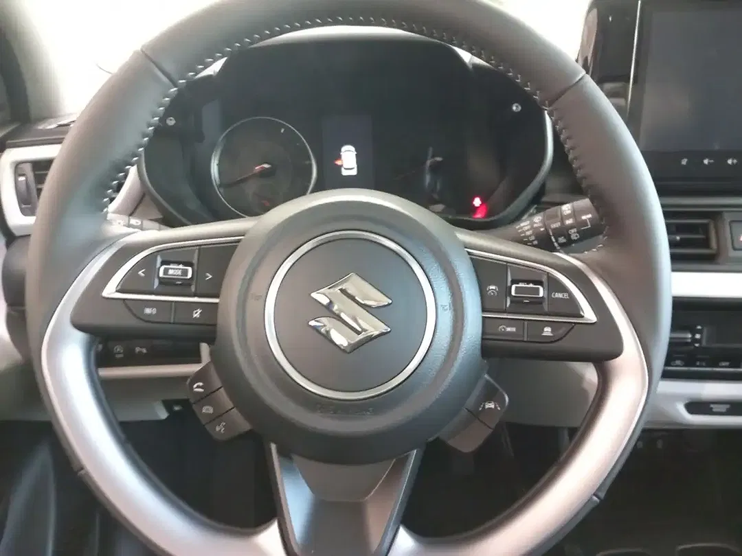 Suzuki Swift - Thumbnail 10