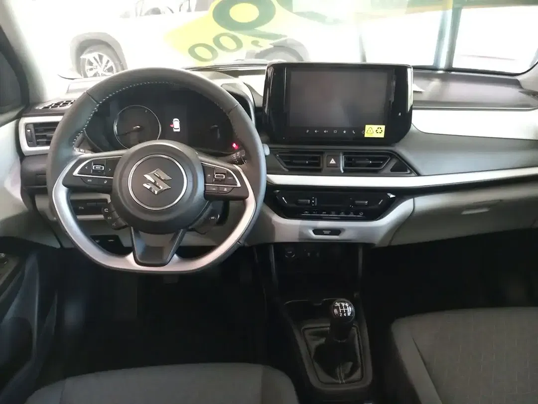 Suzuki Swift - Thumbnail 8