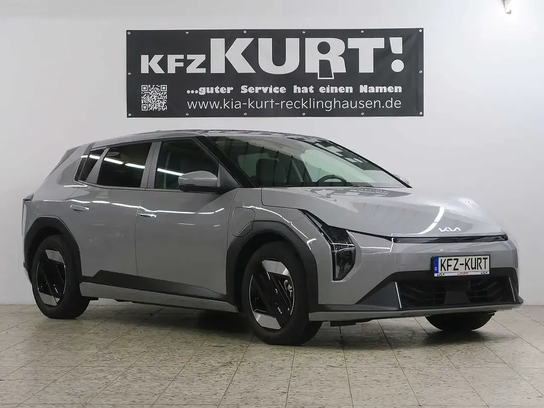Kia EV4 - Thumbnail 1