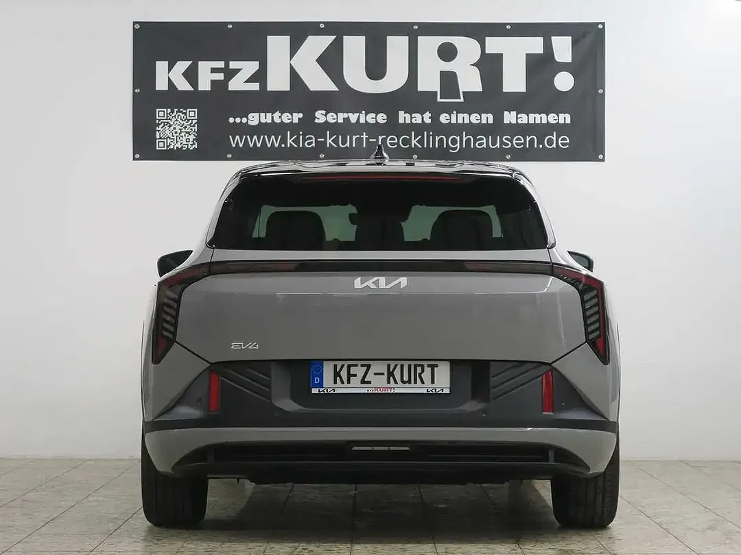 Kia EV4 - Thumbnail 4