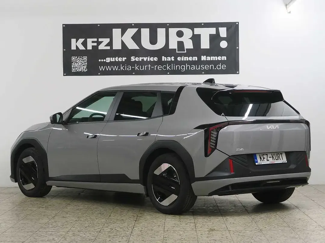 Kia EV4 - Thumbnail 5