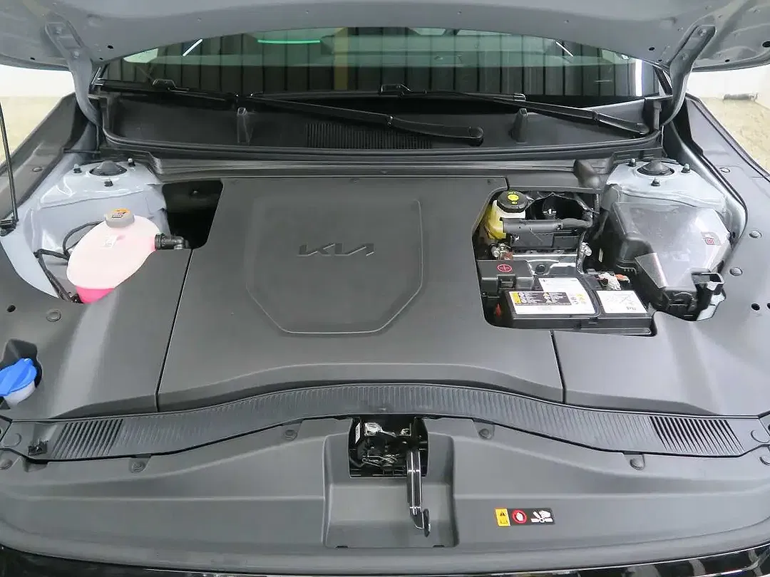 Kia EV4 - Thumbnail 6