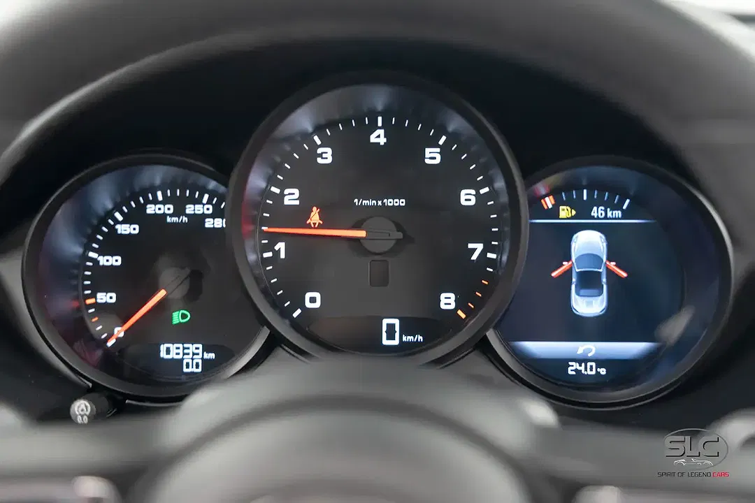 Porsche Boxster - Thumbnail 10