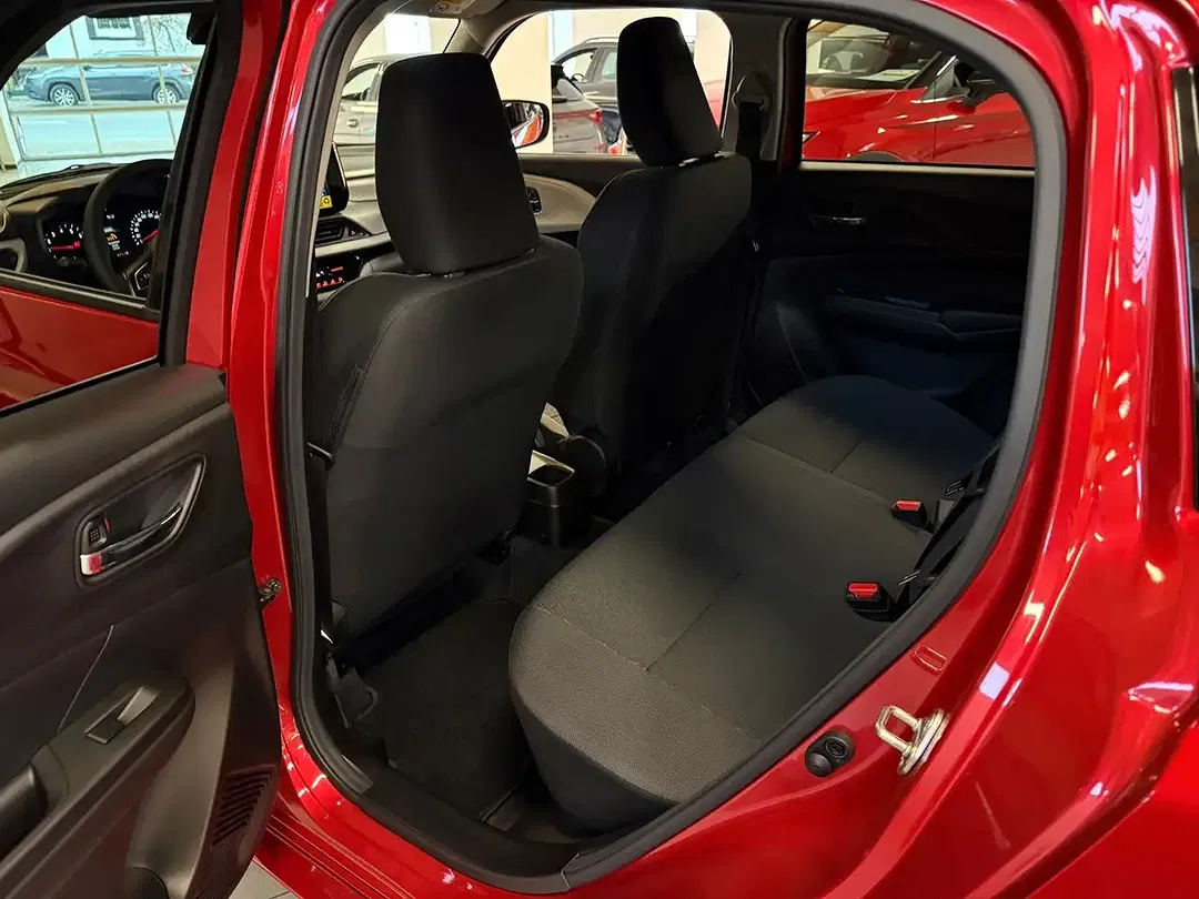 Suzuki Swift - Thumbnail 13