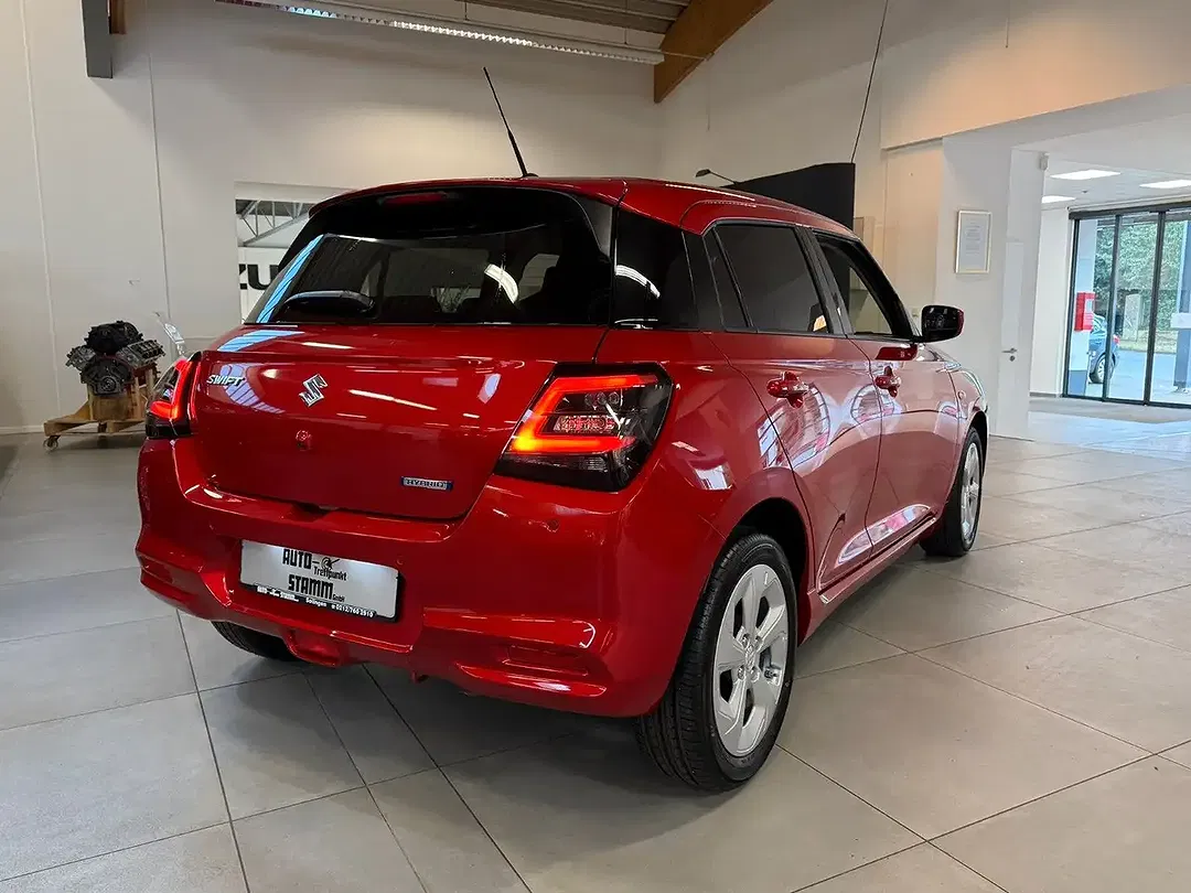 Suzuki Swift - Thumbnail 5