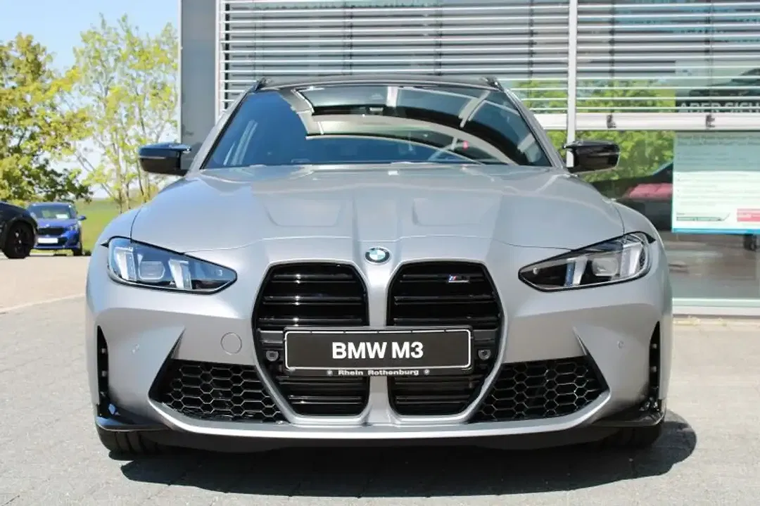BMW M3 - Thumbnail 3