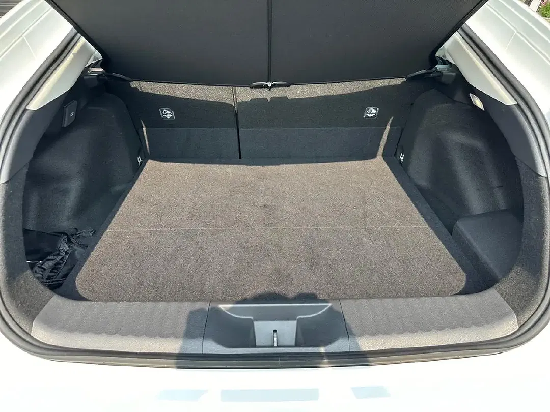 Toyota Prius - Thumbnail 14