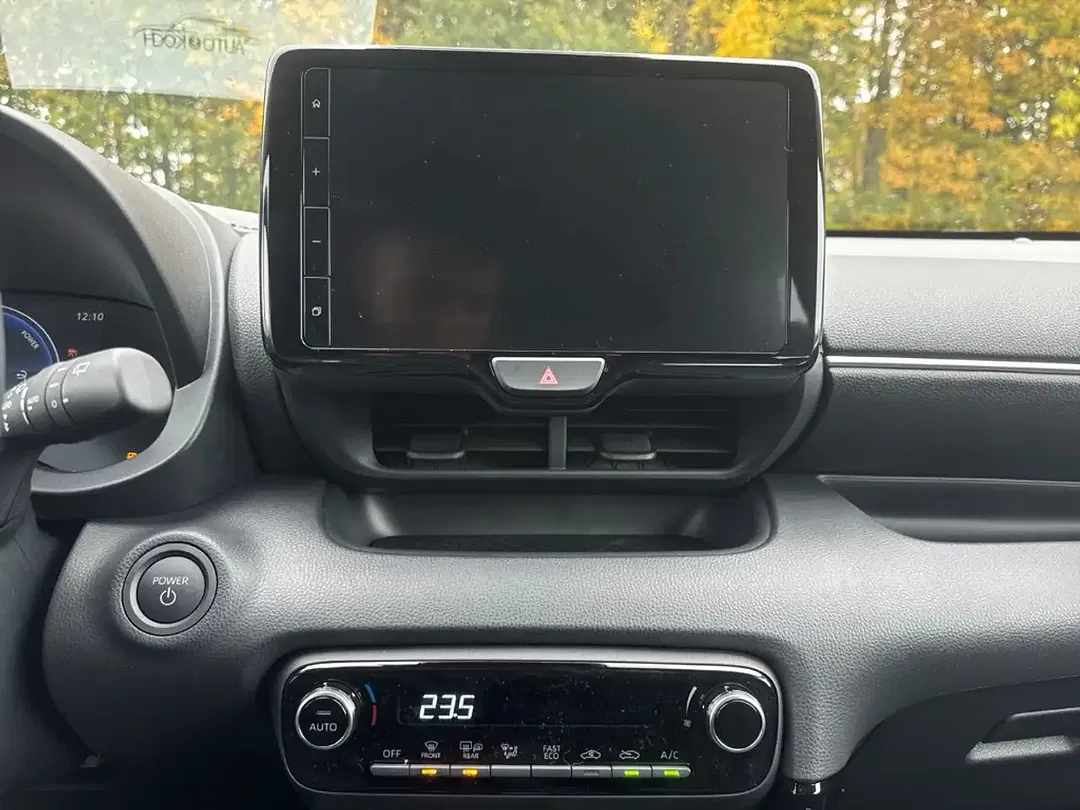 Toyota Yaris - Thumbnail 15