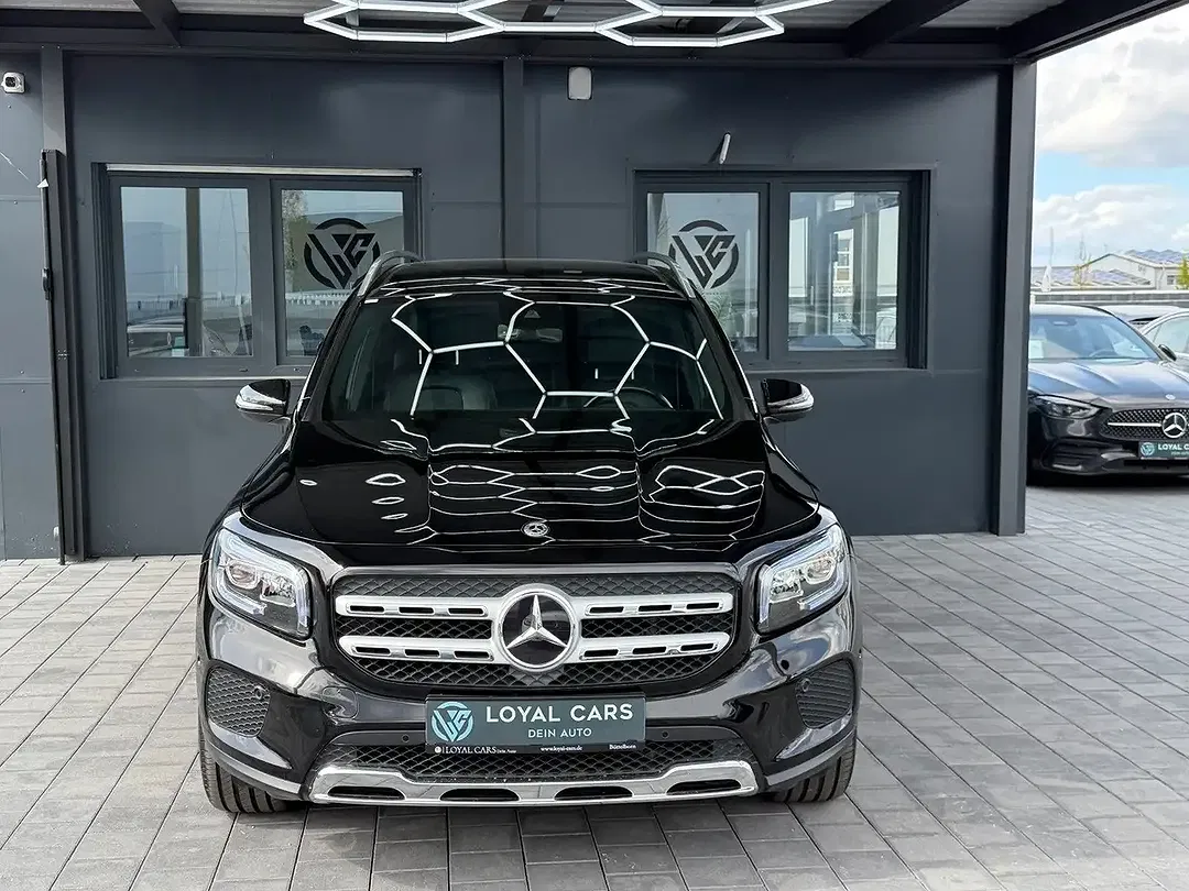 Mercedes-Benz GLB 200 - Thumbnail 2