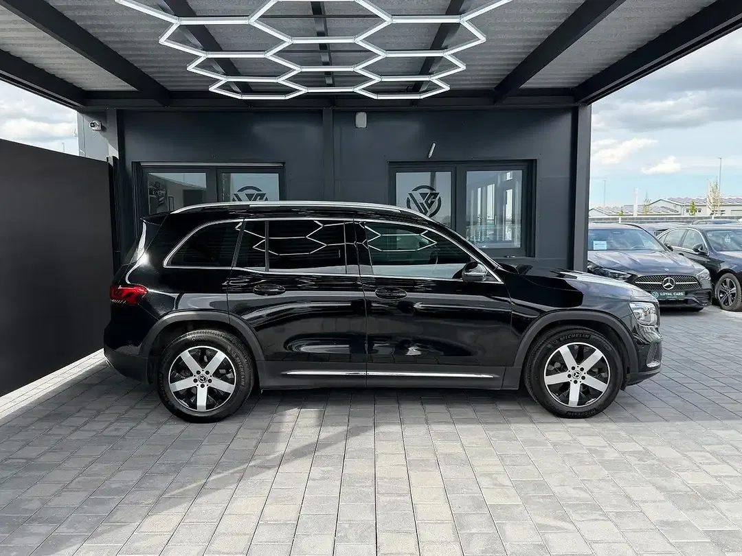 Mercedes-Benz GLB 200 - Thumbnail 5